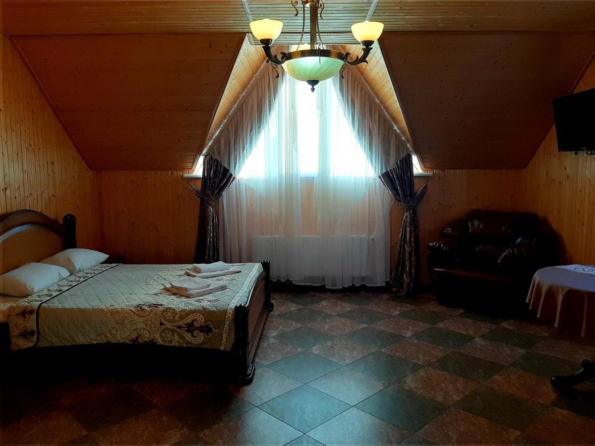 Hotel Заміський Комплекс Grand Prix Tsyurupynsk Exterior foto