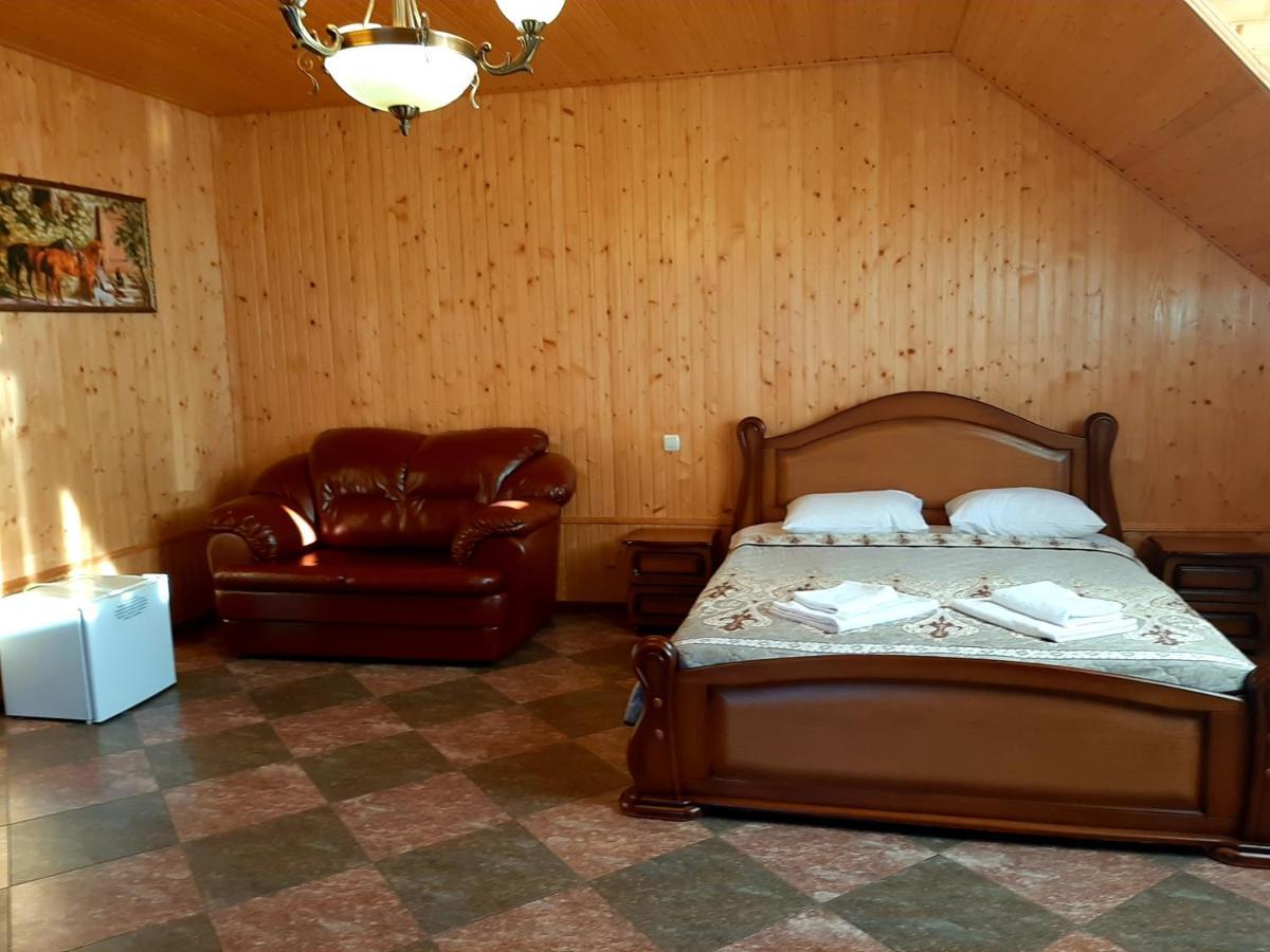 Hotel Заміський Комплекс Grand Prix Tsyurupynsk Exterior foto