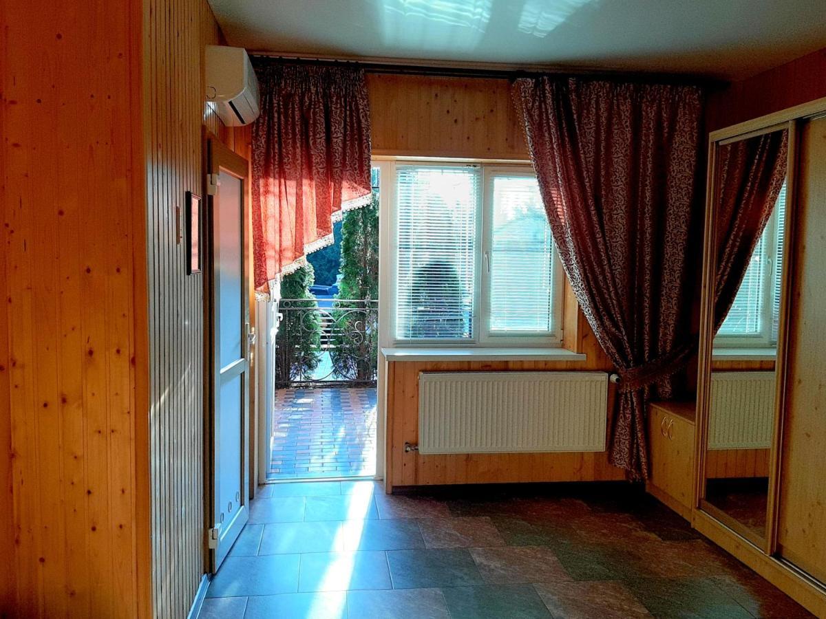 Hotel Заміський Комплекс Grand Prix Tsyurupynsk Exterior foto
