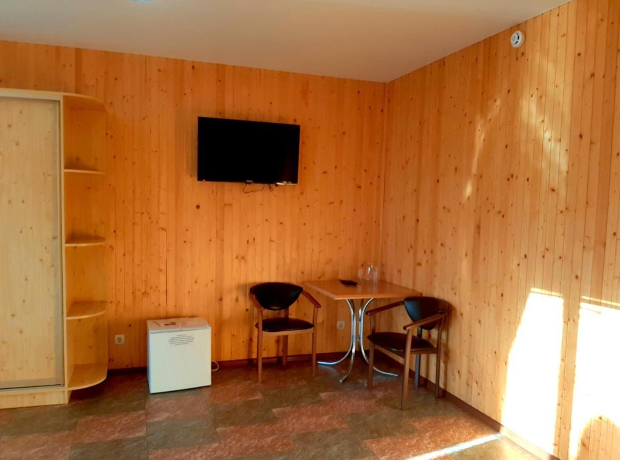 Hotel Заміський Комплекс Grand Prix Tsyurupynsk Exterior foto